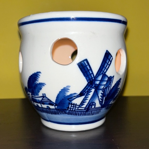 Delft Blue tulip pot with windmills, trees, birds, ships,etc. 4” Tall - Picture 7 of 14